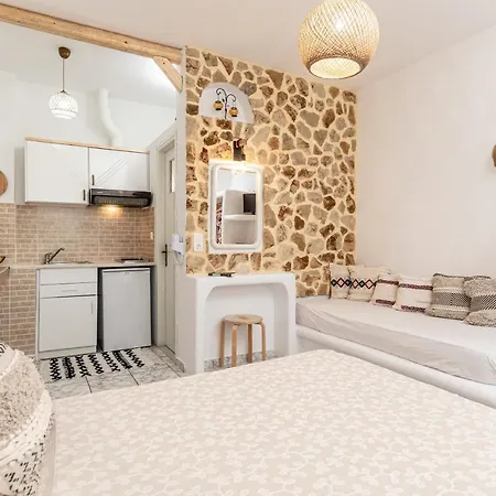 Studios Tasia Aparthotel