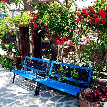 Aparthotel Studios Tasia 3*