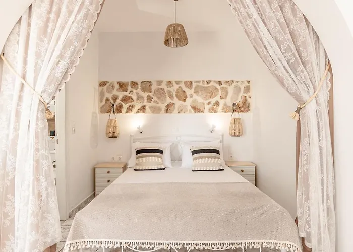 Aparthotel Studios Tasia 3*