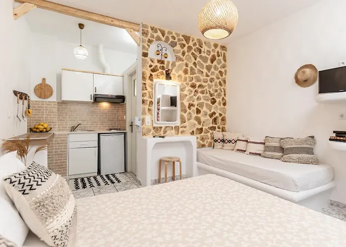 Studios Tasia Aparthotel